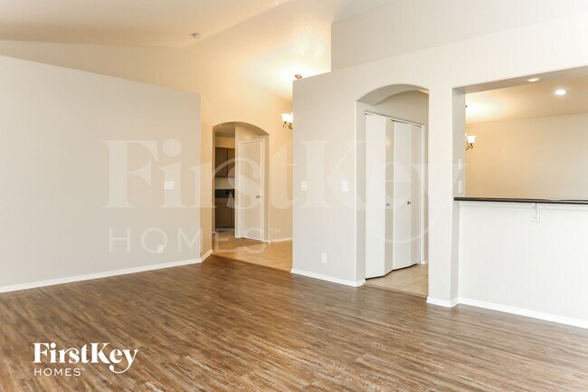 Foto del edificio - 5008 Camino Del Santo Pkwy