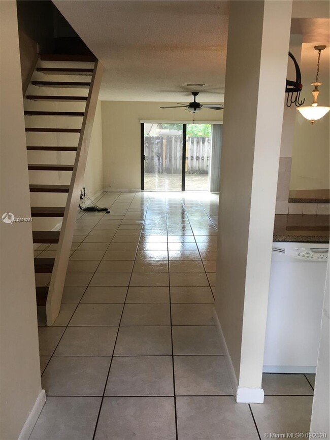 Building Photo - 3084 S Oakland Forest Dr