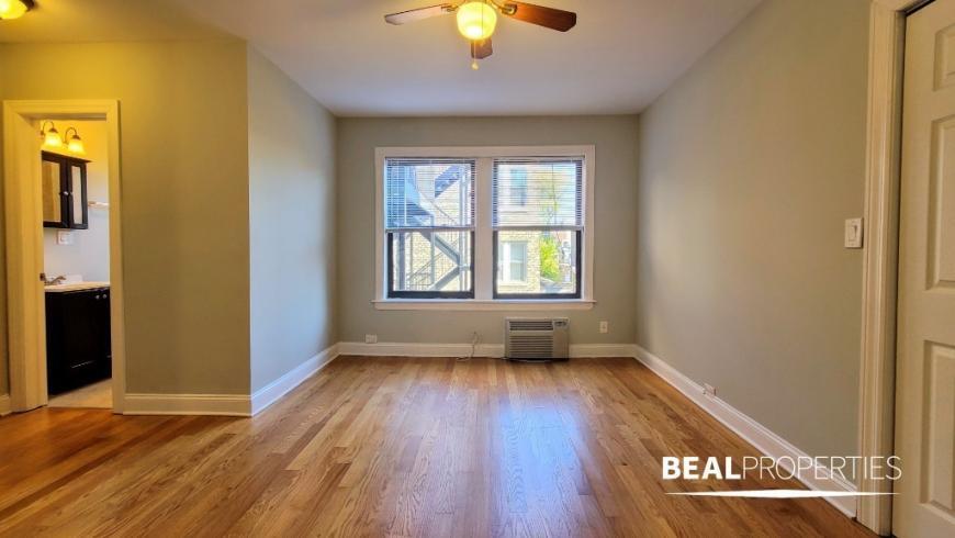 Foto principal - 0 bedroom in CHICAGO IL 60657