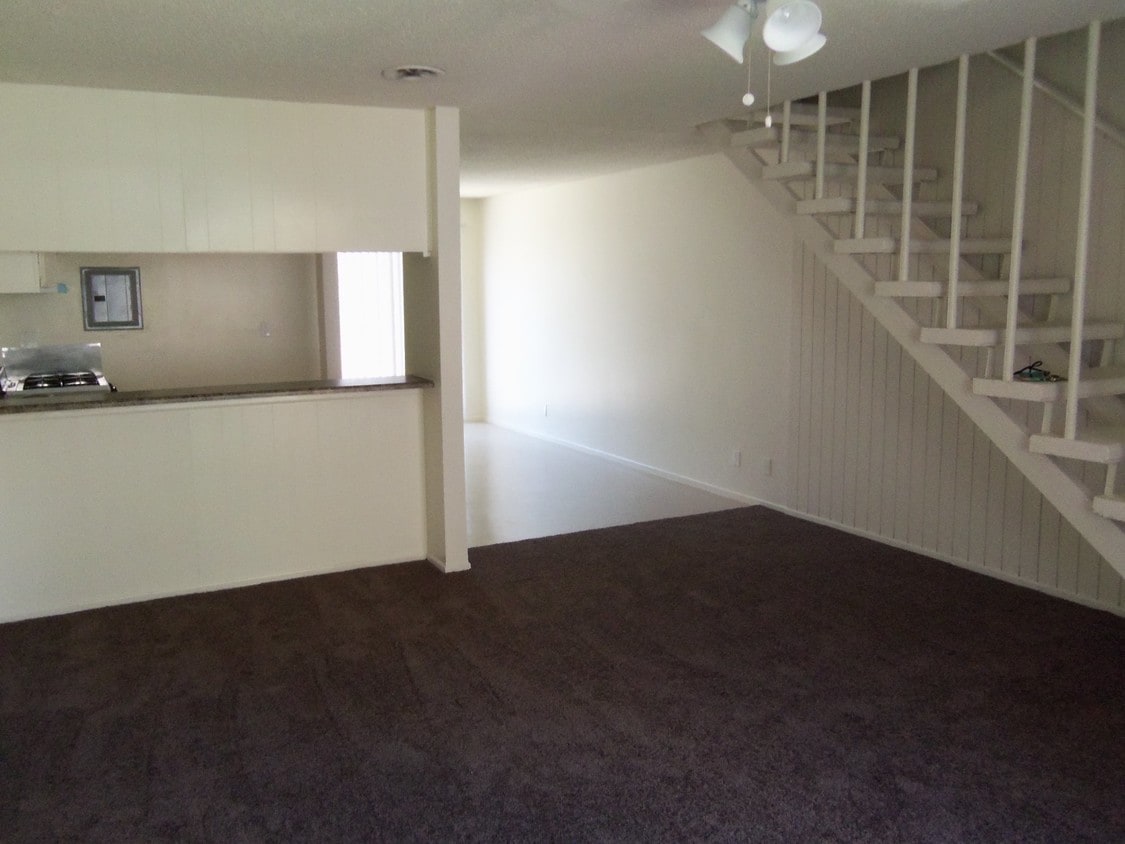 Building Photo - 4036 W El Rancho Ave