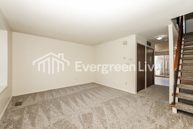 Foto del edificio - 5871 Taylorsville Rd