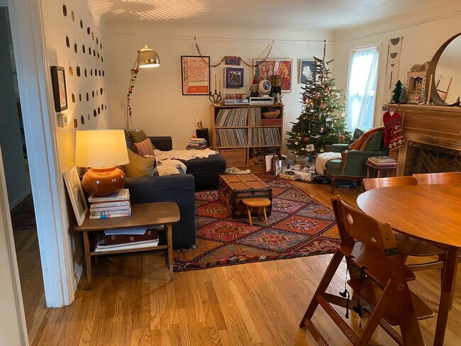 Foto del edificio - 7216 N McKenna Ave