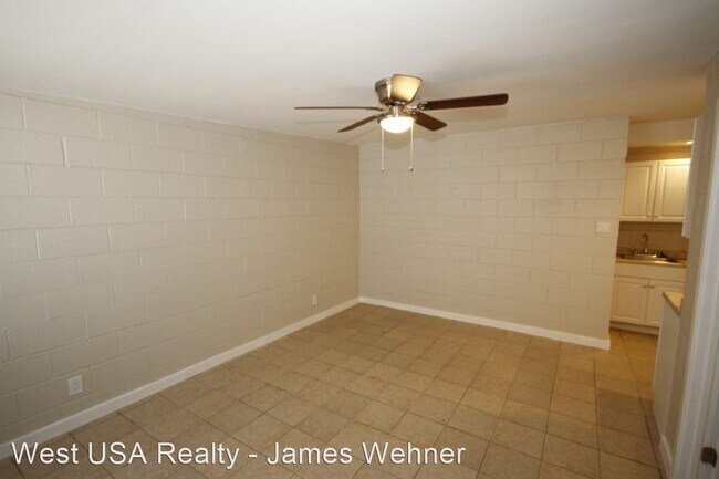 Foto del edificio - 2444 E Danbury Rd