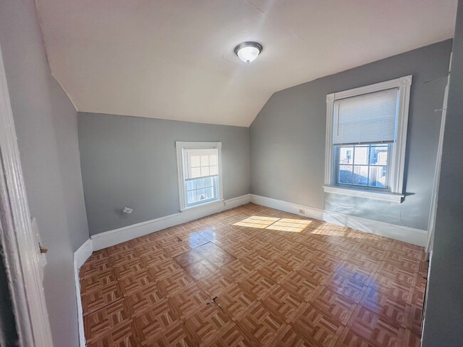 Foto del edificio - Providence/Elmwood Single Family - $1,995