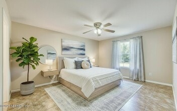 Building Photo - 3801 Crown Point Rd