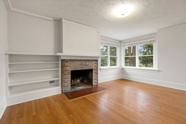 Building Photo - 1231 NW 25th Ave