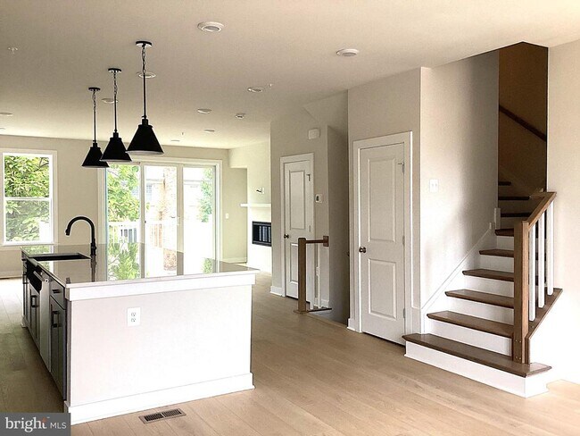 Foto del edificio - 10590 Red Oak St