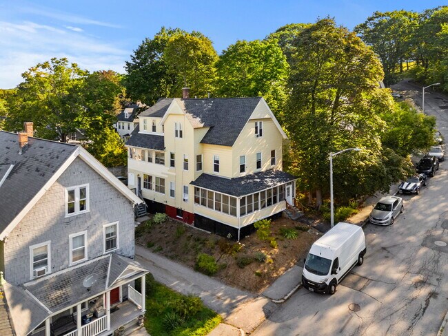 Building Photo - 95 Green Hill Pky