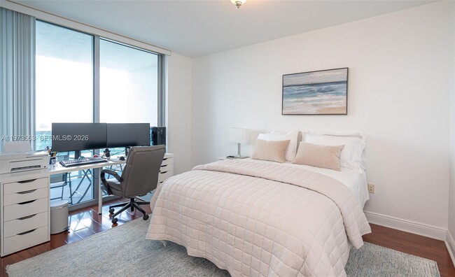 Building Photo - 2641 N Flamingo Rd