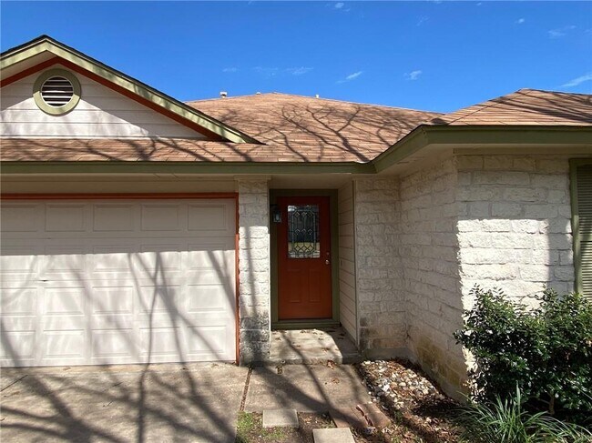 Building Photo - 606 Kingfisher Creek Dr