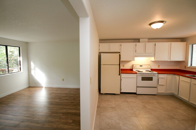 Foto del edificio - Great 2bd/1bth Duplex in the South Hills ~...