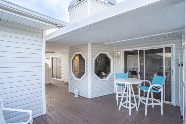 Photo - Gorgeous 2/2 condo at Indian Shores
