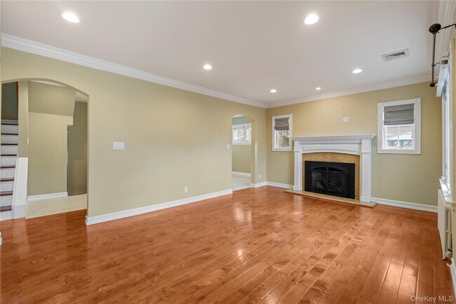 Building Photo - 17 Cedar Dr