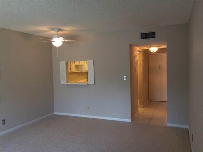 Foto del edificio - 4374 NW 9th Ave