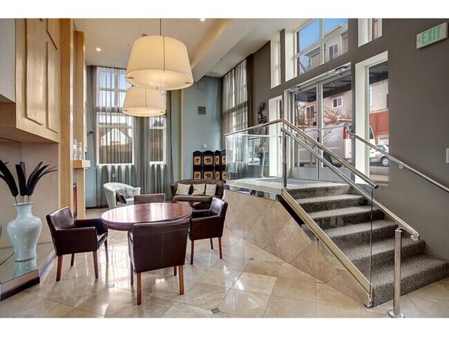 Lobby Entrance - 424 N 85th St