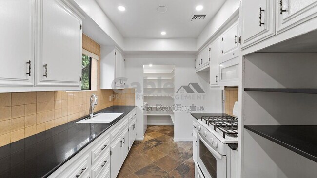 Foto del edificio - 6060 Colfax Ave