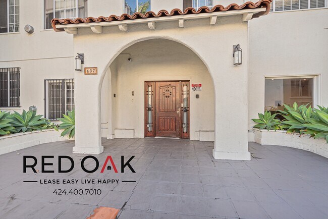 Foto del edificio - Charming One Bedroom Featuring Ample Stora...