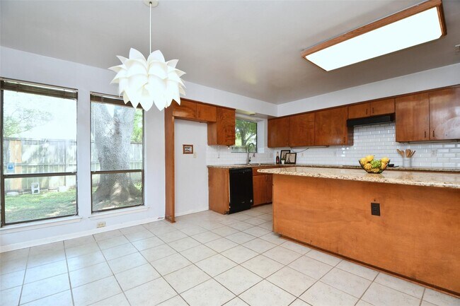 Foto del edificio - 7718 Moondance Ln