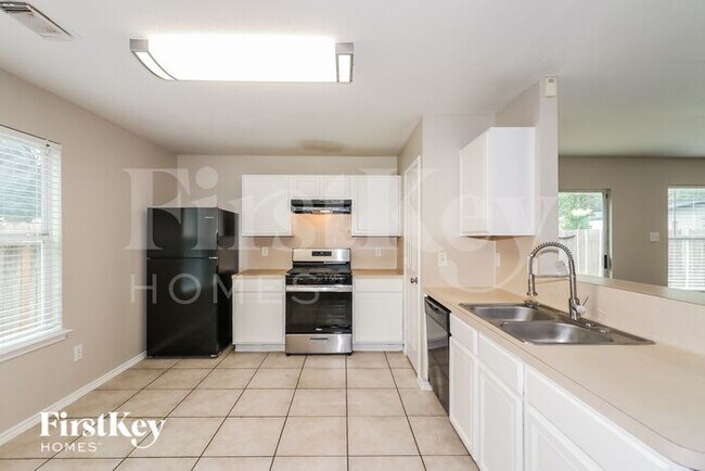 Foto del edificio - 7311 Rising Brook Drive