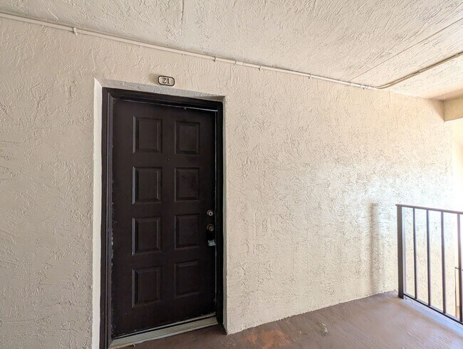 Building Photo - Charming 1 Bedroom / 1 Bathroom Condo – Pompano Beach