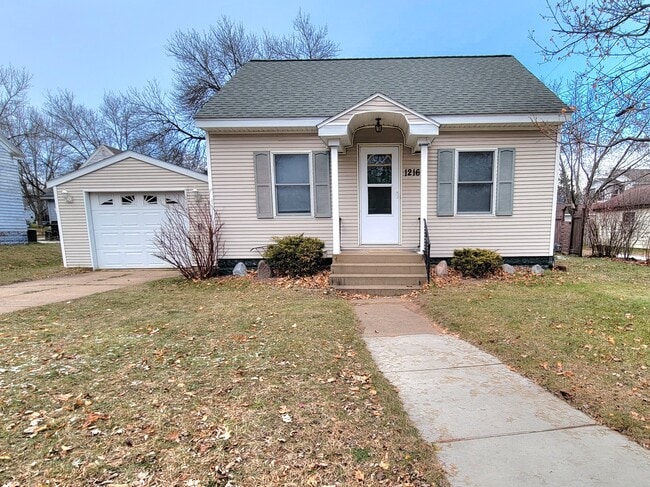 Building Photo - 1216 Hawthorne St