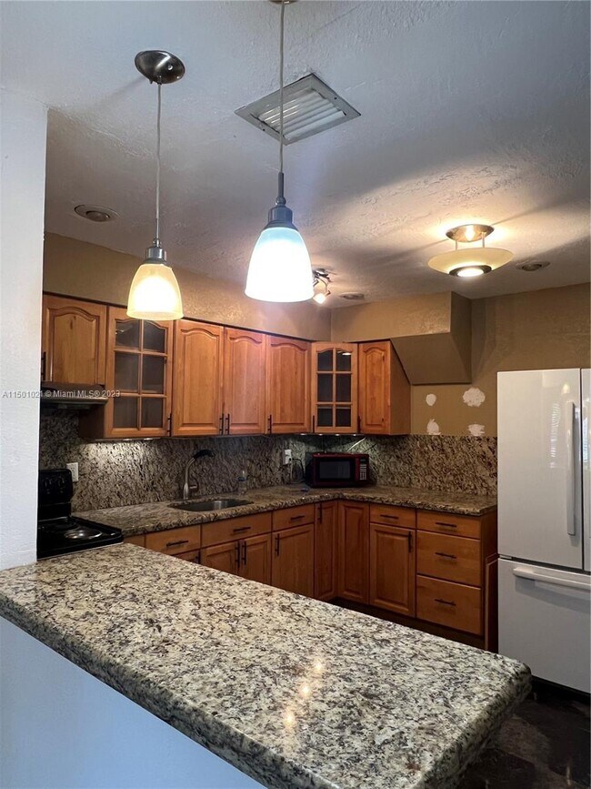 Foto del edificio - 6520 Fletcher St