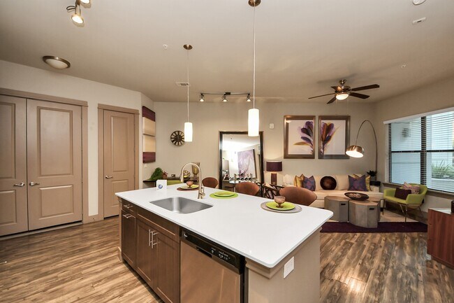 Foto del edificio - 5454 Washington Ave