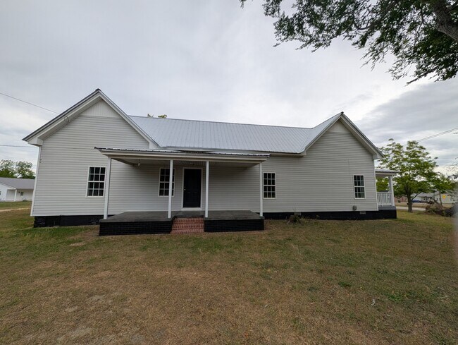 Foto del edificio - 84 Womack Ave