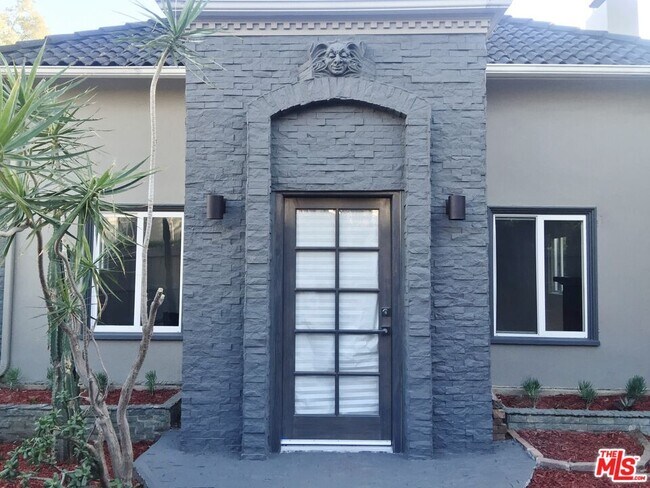 Foto del edificio - 8538 West Knoll Dr
