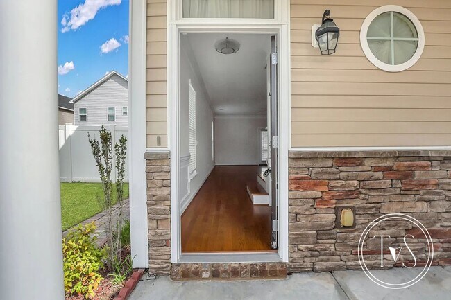 Foto del edificio - 175 Summer Hill Ct