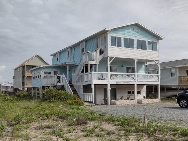 Building Photo - 1115 N Shore Dr