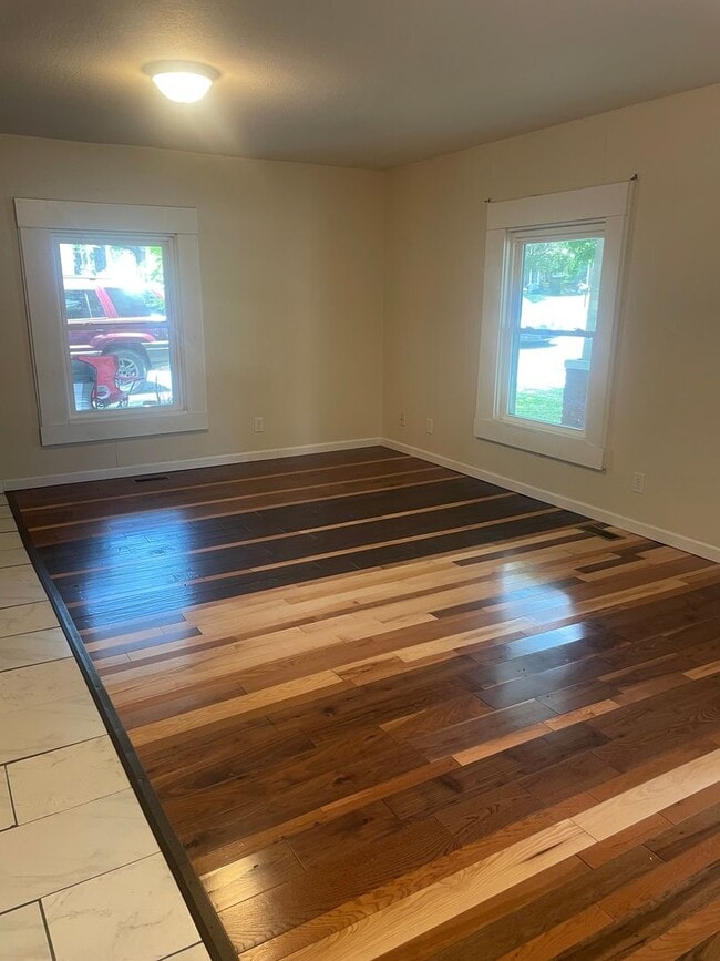 Building Photo - Etowah 37331 - Now available, 2-bedroom, 1-bath apartment conveniently located in Etowah! - Conta...