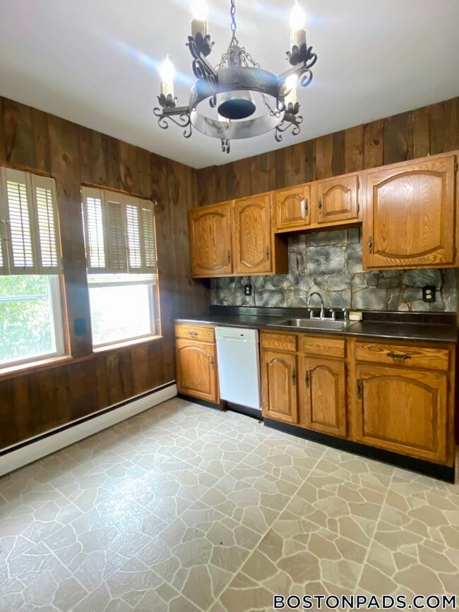 Building Photo - 5 Aldie St