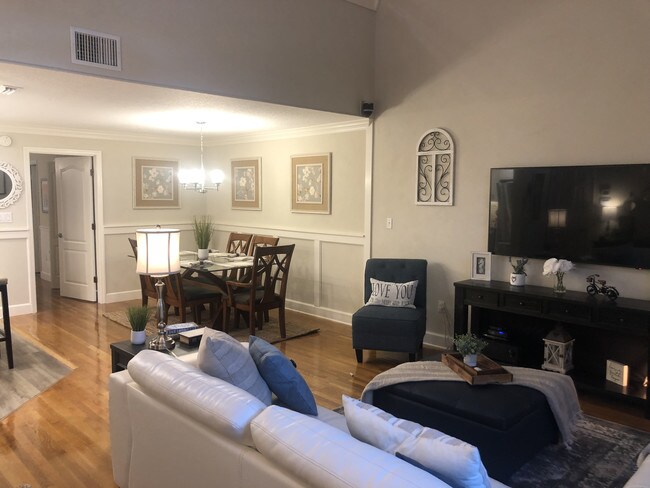 dining/living - 8517 Canaveral Blvd