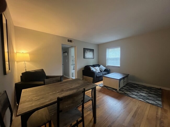 Foto del edificio - 4504 Holly St