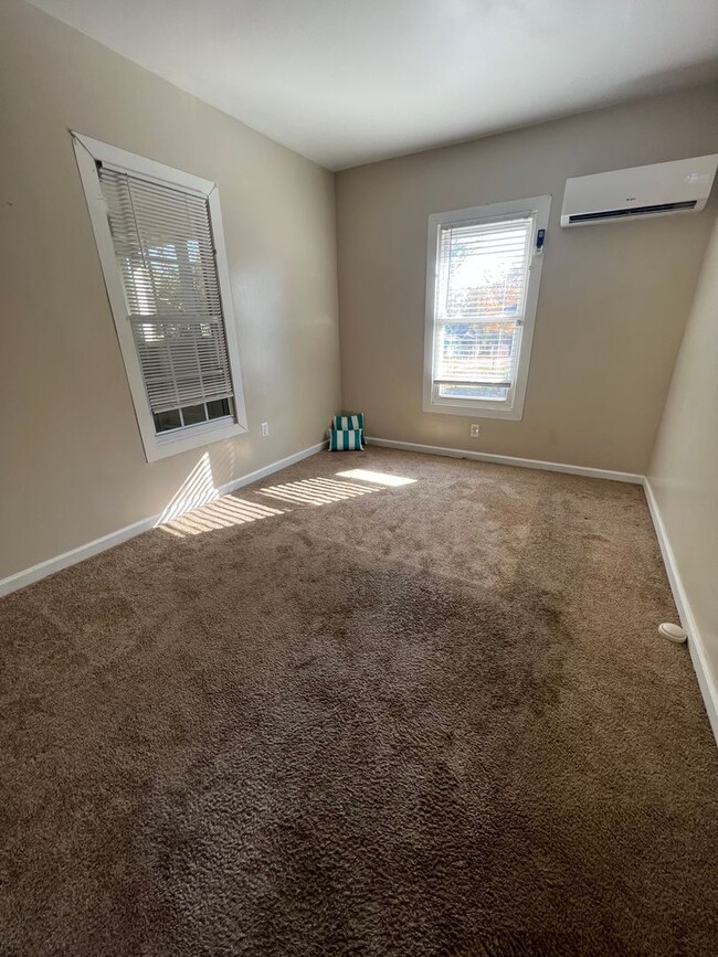 Building Photo - SPACIOUS 1 bed House! DEPOSIT-FREE Renting...