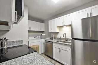 Building Photo - Arcadia Creekside