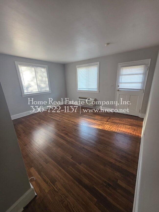 Foto del edificio - 1325 Cunningham St