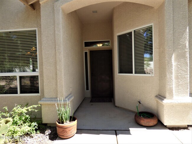 Building Photo - 63692 E Holiday Dr