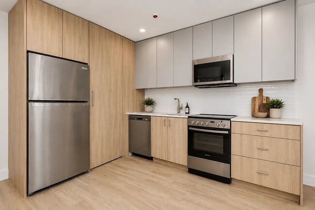 Building Photo - 36-45 31st Street