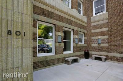 Building Photo - 801 E Armour Blvd