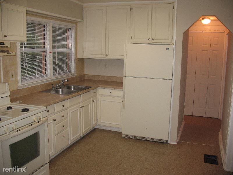 Primary Photo - 640 Brownlee Rd SW