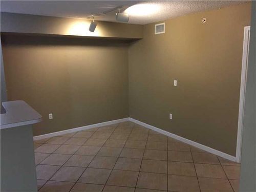 Building Photo - 631 SW 111th Ln