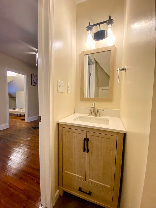 Foto del edificio - 1372 Neil Ave