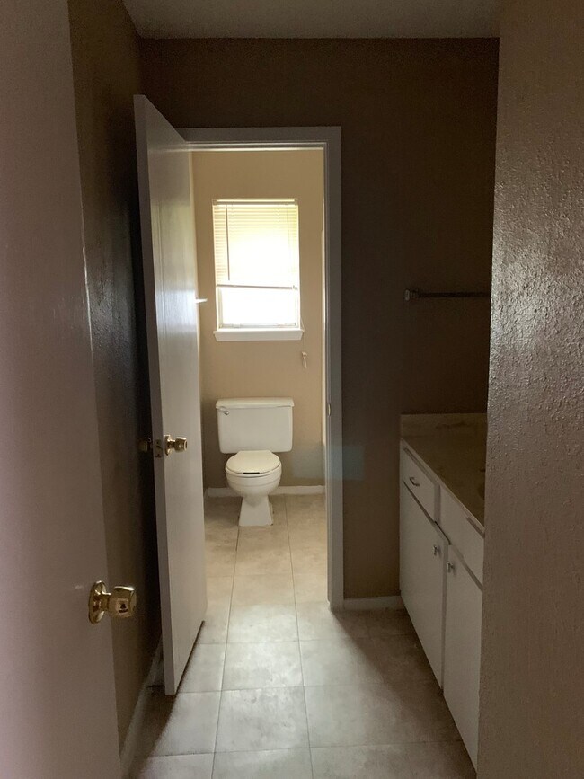 Building Photo - 906 Red Bishop - 3/Bed 2/Bath - $1675/month