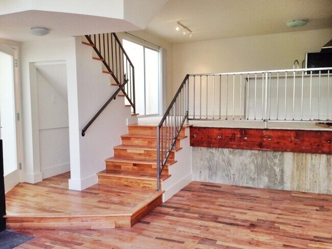 Foto del edificio - 843 Robinson St