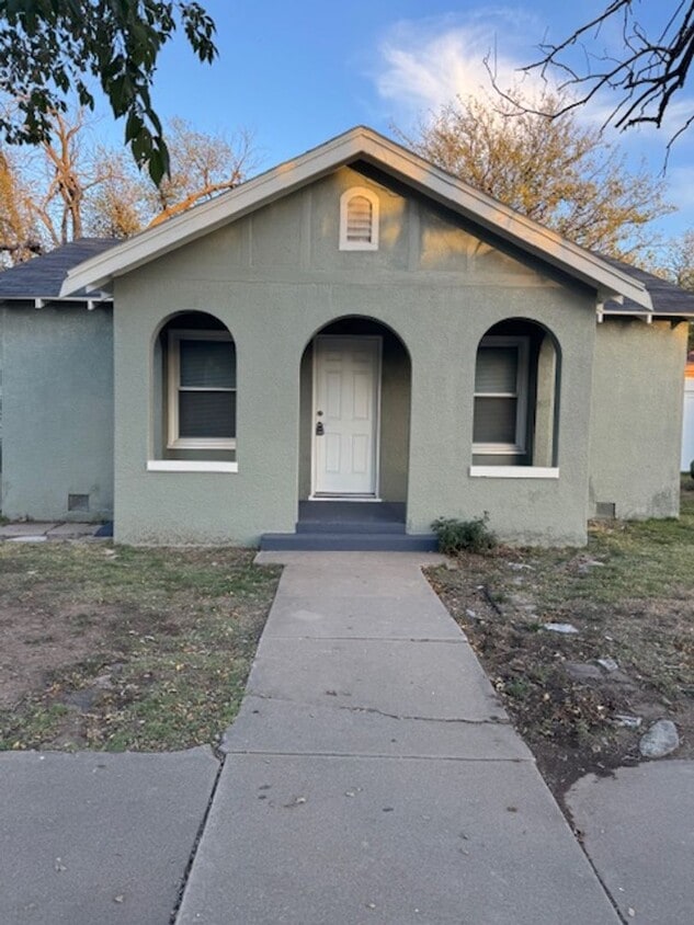 Primary Photo - Gables Home