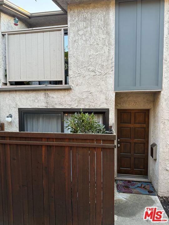 Building Photo - 362 S Barrington Ave