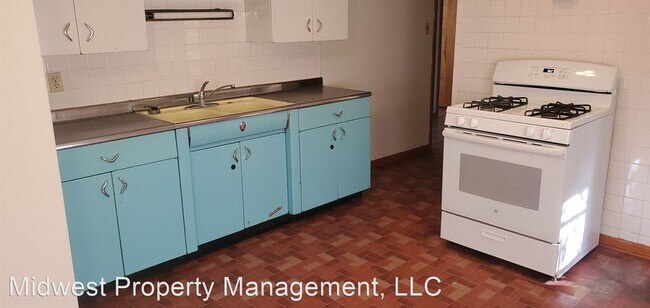 Building Photo - 3 br, 1 bath House - 201 Manor Dr.