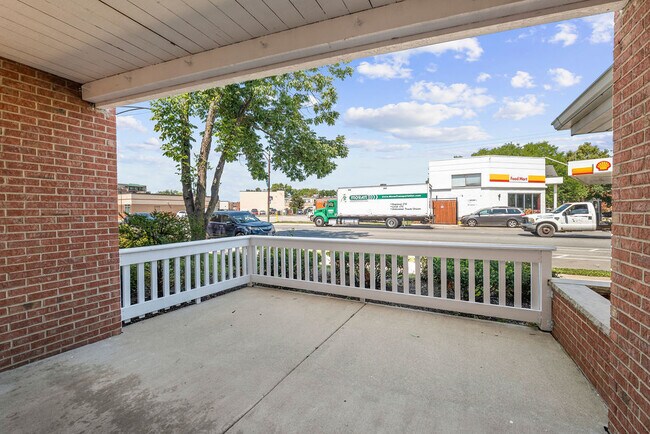 Building Photo - 4710C N Elston Ave